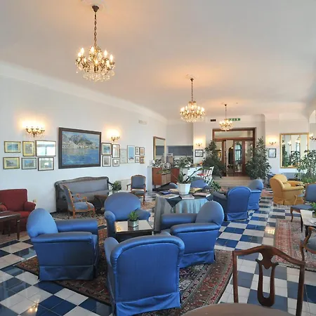 Belvedere Hotel 4*