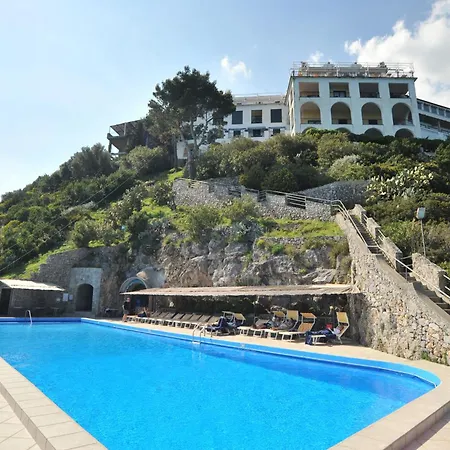 Belvedere Hotel 4*