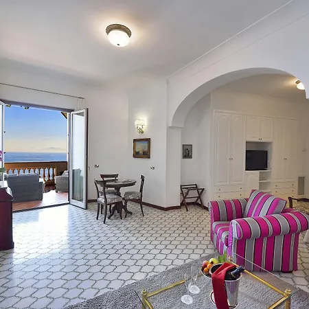 ベルヴェデーレ 4*