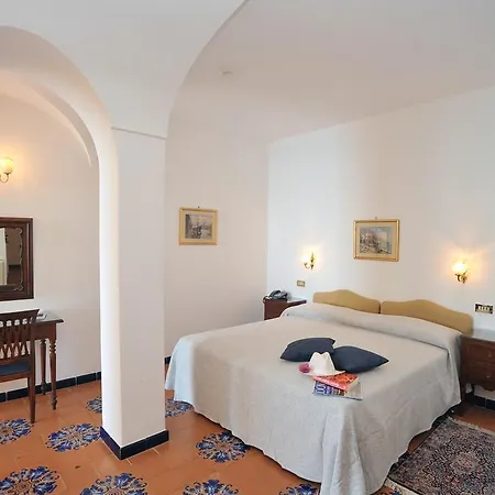 ホテル ベルヴェデーレ 4*